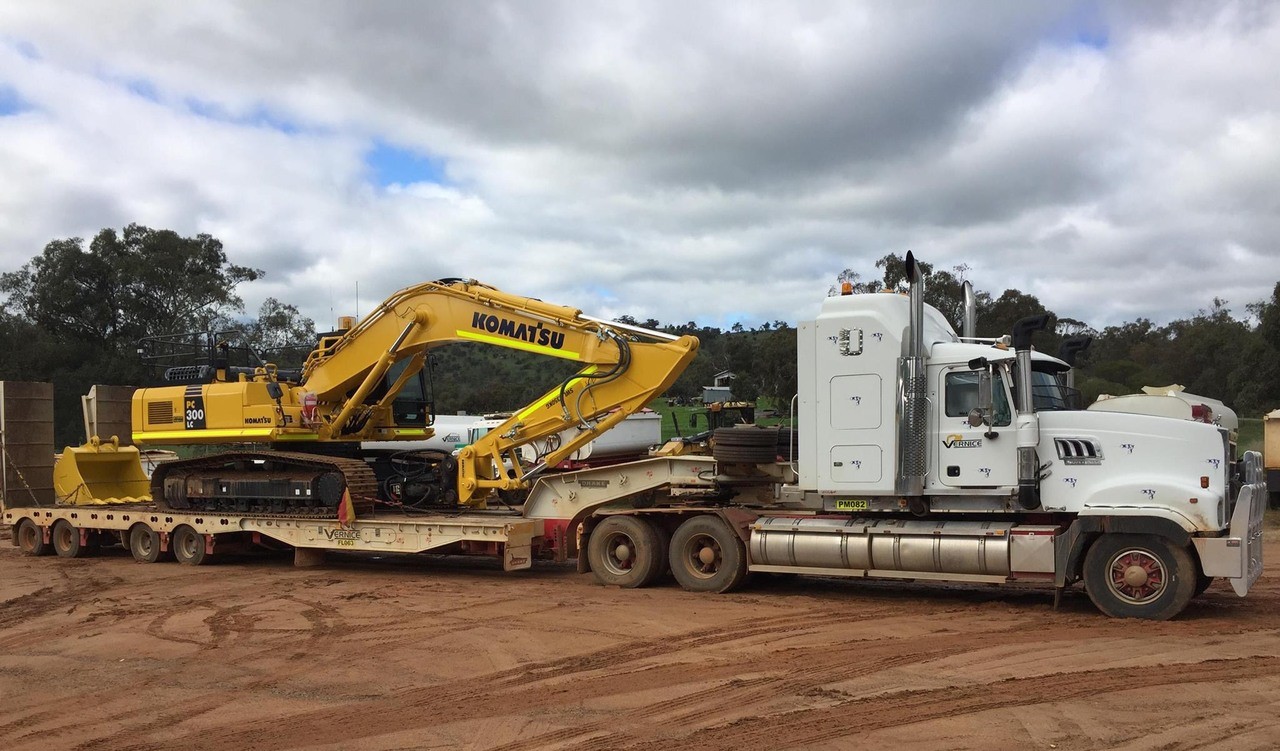 Pro Excavator Hauling Service 2023 Start Compare Rates