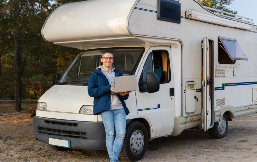 Motorhome hauling 8 16 car 9 Motorhome hauling 15